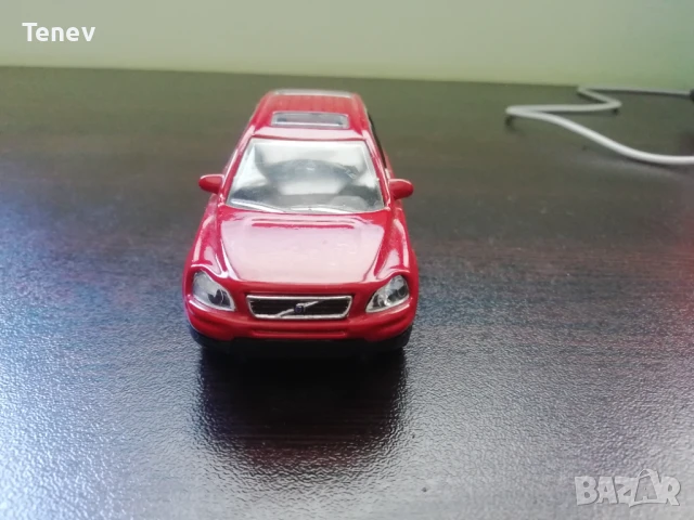 Bburago Volvo XC90 Метална нова количка колекционерска 1/43 , снимка 4 - Колекции - 51306445