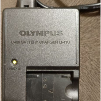 Зарядно Olympus LI-41C, снимка 3 - Батерии, зарядни - 36406414