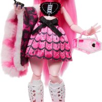 Кукла Monster High Dracula с гардероб с 15 изненадващи модни аксесоара, снимка 4 - Кукли - 43972848