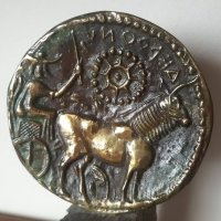 Антична бронзова монета, снимка 1 - Статуетки - 28835167