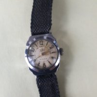 Стар дамски механичен часовник -Заря, снимка 2 - Антикварни и старинни предмети - 28673280