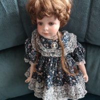 Колекционерска порцеланова кукла , снимка 2 - Антикварни и старинни предмети - 43942834
