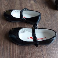 Черни лечение обувки за момиче, снимка 2 - Детски обувки - 32898749