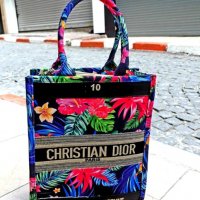 Дамска чанта Christian Dior код 25, снимка 1 - Чанти - 29049416
