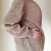 Ръчно плетен мохерен пуловер, снимка 4 - Блузи с дълъг ръкав и пуловери - 27811703