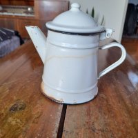 Стар емайлиран чайник #58, снимка 1 - Антикварни и старинни предмети - 43836391