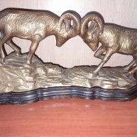 Красива бронзова скулптура на два биещи се овена, снимка 5 - Колекции - 42989750