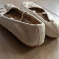 бели дантелени пантофи обувки балеринки H&M, снимка 3 - Детски пантофи - 44932427