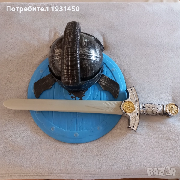 шлем щит и меч, снимка 1
