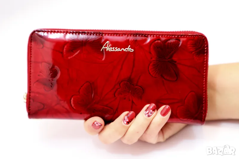 Красиво портмоне с релефни пеперуди., снимка 1