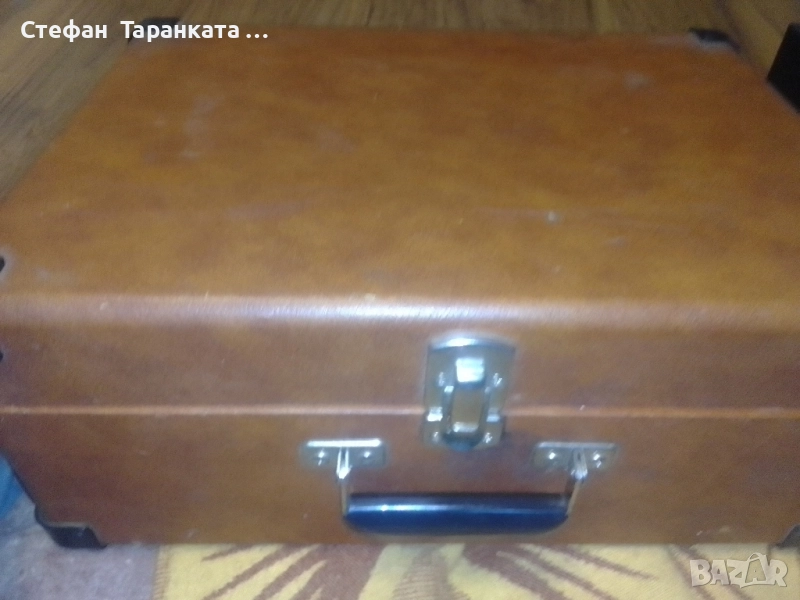 грамофон със усилвател и вградени говорители в куфар , снимка 1