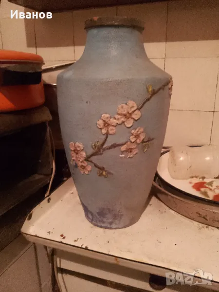 Ваза стара с рисувани и релефни цветя продавам, снимка 1