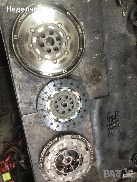 Комплект съединител + демпферен маховик LuK, снимка 1