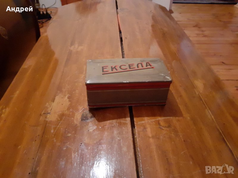 Стара кутия за шевни принадлежности Ексела, снимка 1