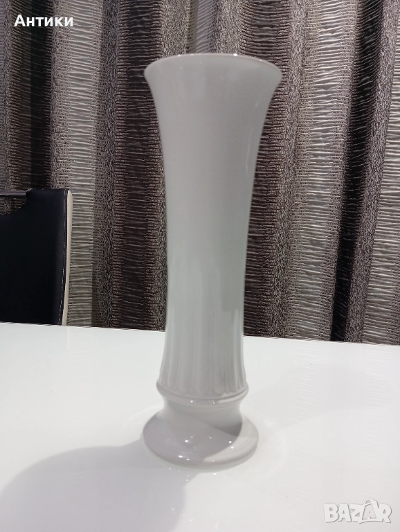 Стара порцеланова маркирана ваза , снимка 1