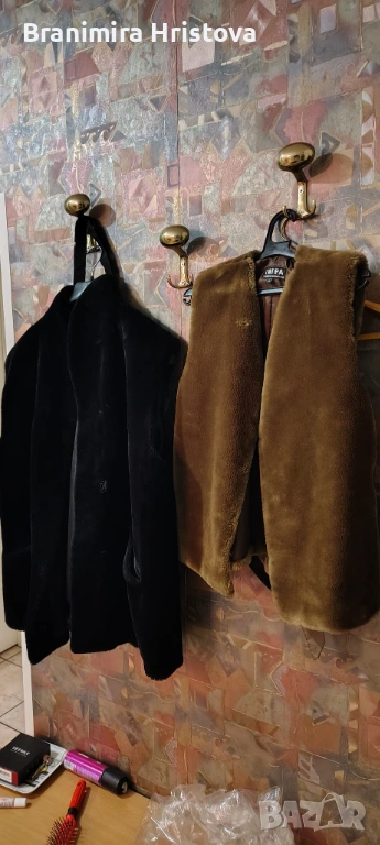 Два дамски елека (втора употреба) – топли и удобни, снимка 1