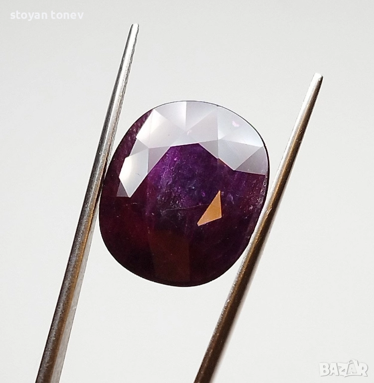 Голям естествен рубин в пурпурно червен цвят 9.83кт.! Сертифициран! Нов!, снимка 1