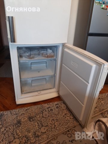 Хладилник с фризер AEG / за части, снимка 4 - Хладилници - 42998273