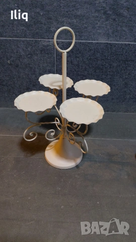 поднос за сладкиши идруи. 