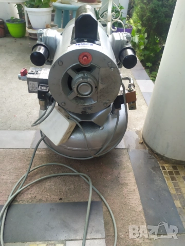 Двуглав безмаслен компресор GAST -4hcj, снимка 5 - Други машини и части - 52966127