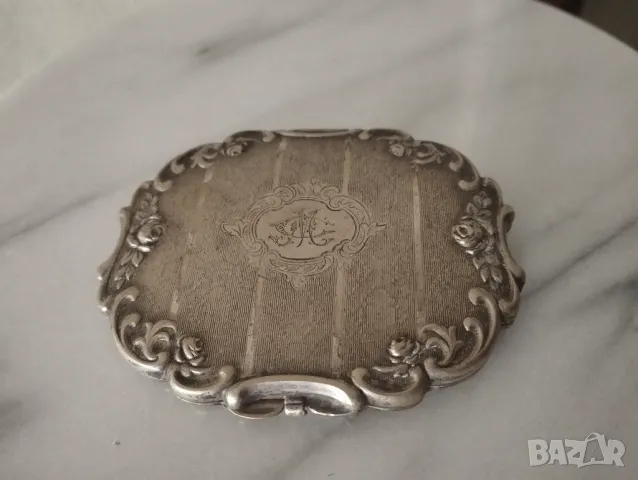 стара посребрена кутийка за грим,пудра