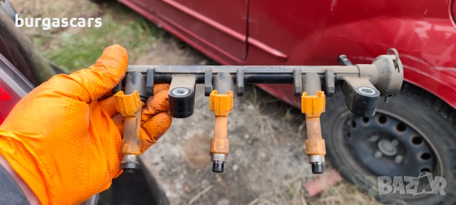 Горивна рейка дюзи Daihatsu Sirion 1.0 2007г 