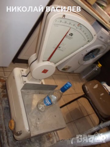 Работещ    кантар    -  Мери  точно   /  работи   сам    .