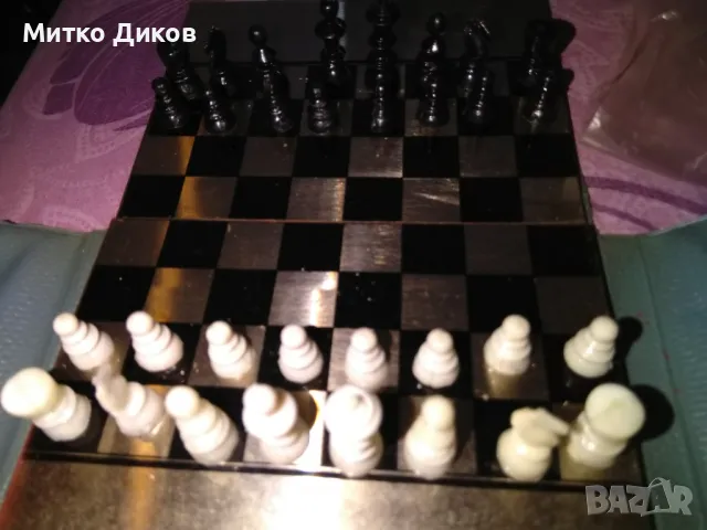 Магнитен шах от соца рядък сгъваем в кожено калъвче от соца 115х90мм нов, снимка 4 - Шах и табла - 50113550