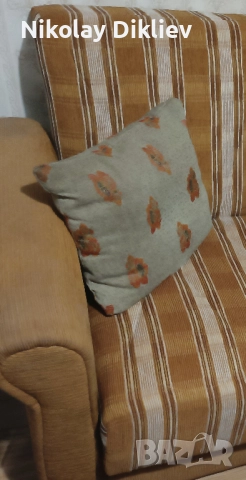 Удобен запазен мек диван за хол или кухня, Пловдив, Клик-клак, Бежаво кафяв, само 70 лв.!, снимка 4 - Дивани и мека мебел - 52356151