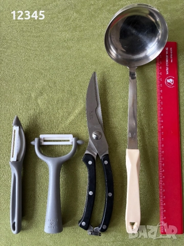 Продавам прибори за хранене, тава, черпак, белачка, щипка, кухненска ножица, стойка за хартия, снимка 8 - Прибори за хранене, готвене и сервиране - 52511908