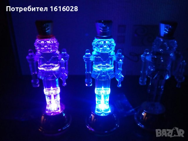 Коледна светеща фигурка на Лешникотрошач - оловен войник., снимка 3 - Декорация за дома - 38878353