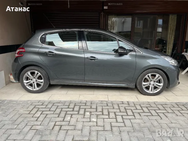 Peugeot 208, снимка 2 - Автомобили и джипове - 49263667