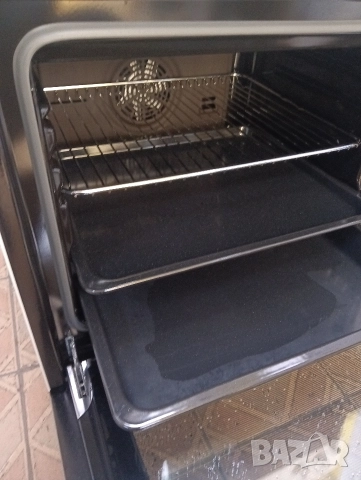 Като нова свободно стояща печка с керамичен плот Бош Bosch с две години гаранция!, снимка 10 - Печки, фурни - 52659783