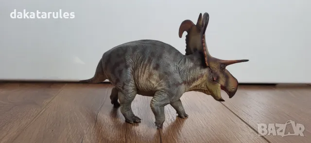 Фигура на динозавър Lokiceratops rangiformis, снимка 3 - Колекции - 49698516