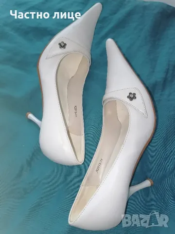 37н. Намалени дамски обувки, стелка 26 см. 