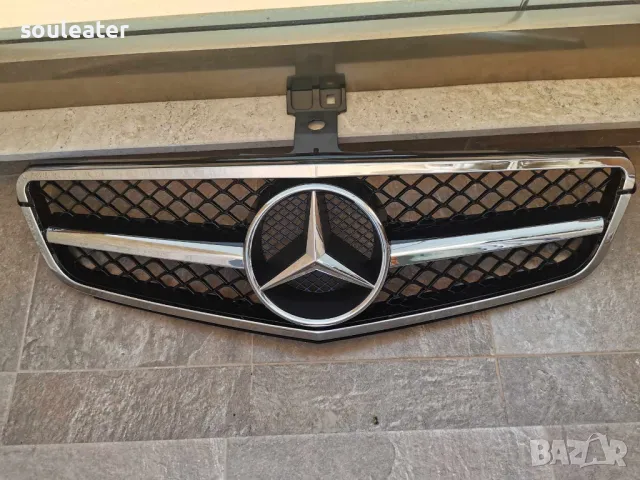 Решетка с емблема тип C63 AMG за Mercedes W204