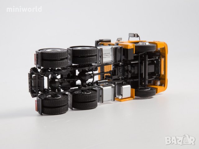КАМАЗ 65206 влекач триосен - мащаб 1:43 на Авото История моделът е нов в кутия, снимка 11 - Колекции - 20097723