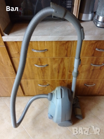 Прахосмукачка MIO STAR с хепа филтър 1800 вата, снимка 2 - Прахосмукачки - 51718610