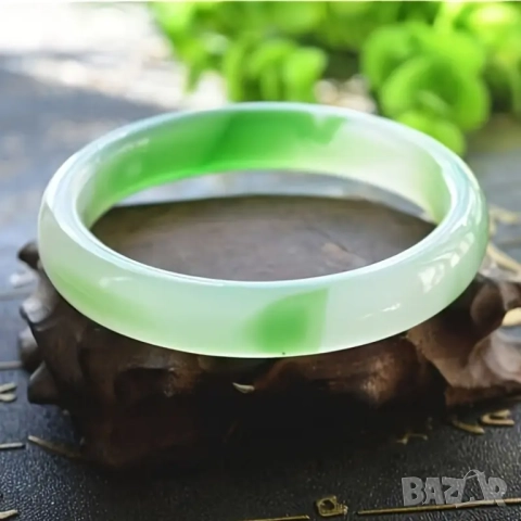 Дамска гривна от естествен светло зелен нефрит, снимка 3 - Антикварни и старинни предмети - 44802393