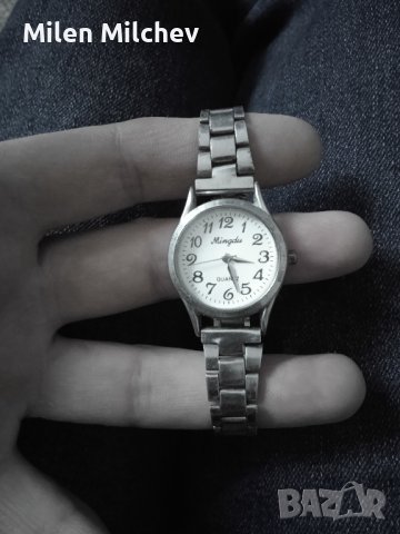 продавам дамски часовник работещ , снимка 1