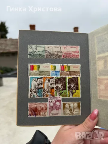 Малък класьор с различни пощенски марки, снимка 1