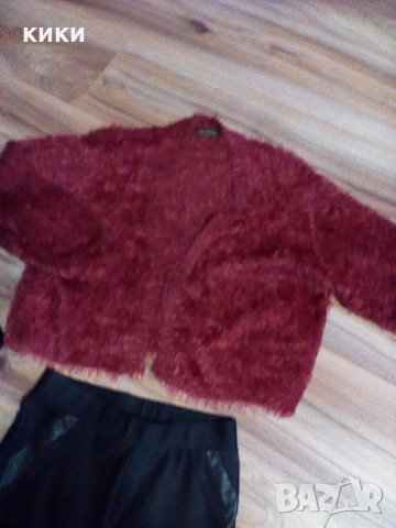 Вишнева пухкава жилетка , снимка 1