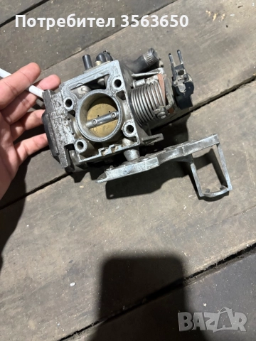 Дроселова клапа за голф 3 1.8 90, снимка 3 - Части - 51881170
