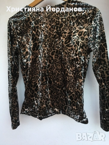 Леопардов десен блуза с отворено деколте, снимка 2 - Блузи с дълъг ръкав и пуловери - 52366159