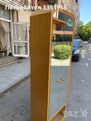 Двукрилен малък гардероб, снимка 2 - Гардероби - 50310324
