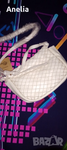 Стилна Малка Дамска Чанта  BESTINI, снимка 4 - Чанти - 52558240