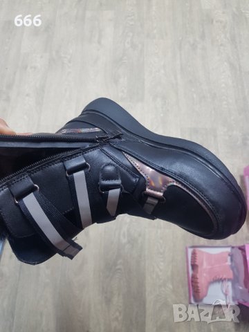 Обувки, снимка 3 - Дамски ежедневни обувки - 42980043