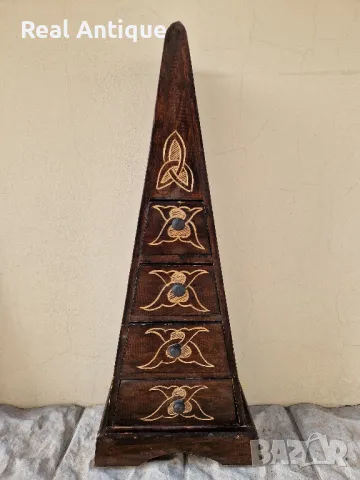 Чудесно антикварно дървено шкафче тип пирамида- 4 чекмеджета , снимка 3 - Антикварни и старинни предмети - 48530826