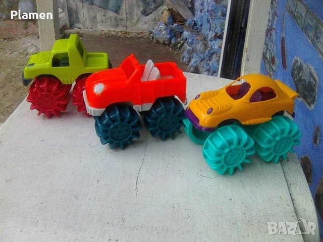 Три пластмасови колички за деца над 3 години, снимка 3 - Коли, камиони, мотори, писти - 44068281