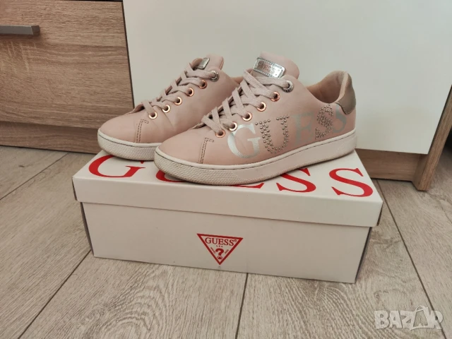 Оригинални маратонки кецове Guess В отлично състояние. 36 номер. С кутията. 
